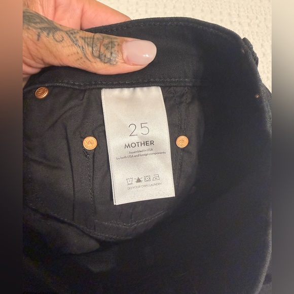 MOTHER Black The Insider Crop Jeans - Picture 12 of 13